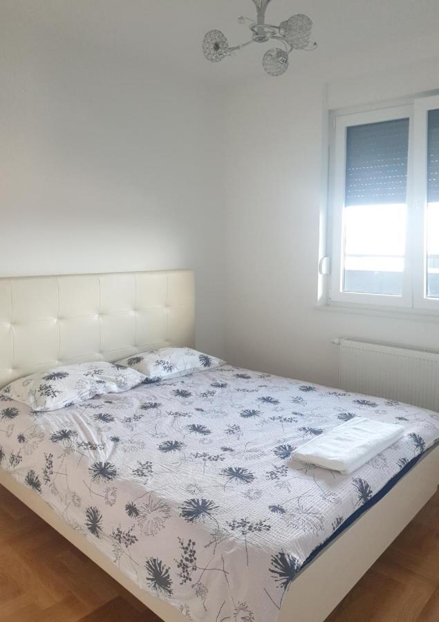 Apartman Venecija Баня-Лука Экстерьер фото