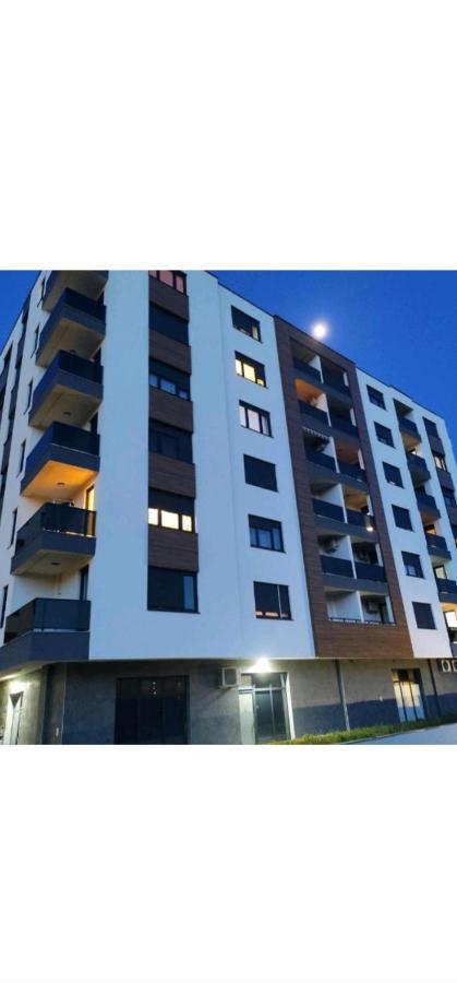 Apartman Venecija Баня-Лука Экстерьер фото